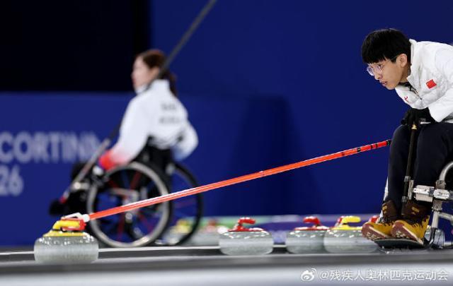 小鸟体育官方网站-中国轮椅冰壶混双首秀胜日本 赢中国代表团开门红